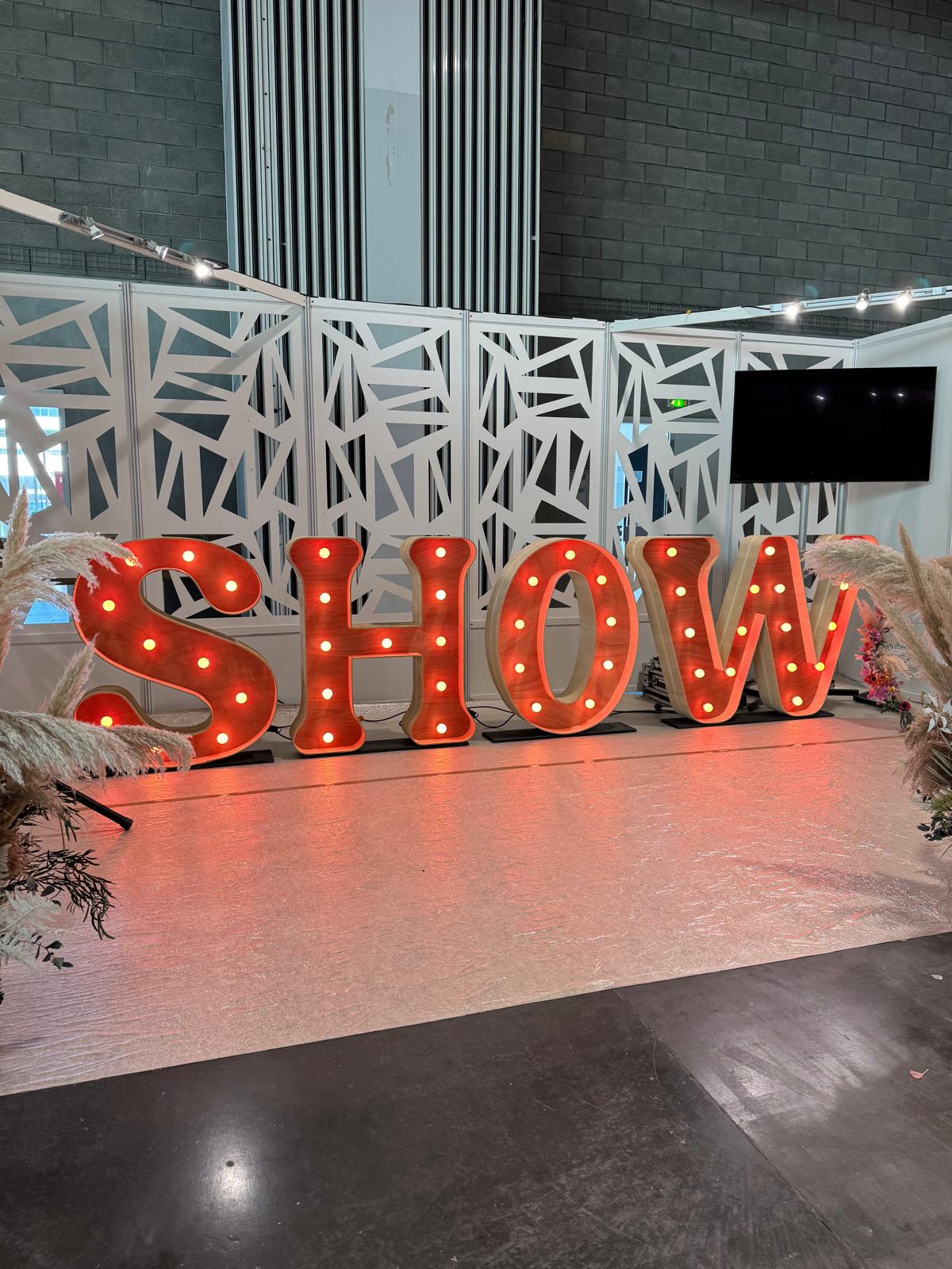 show lumineux